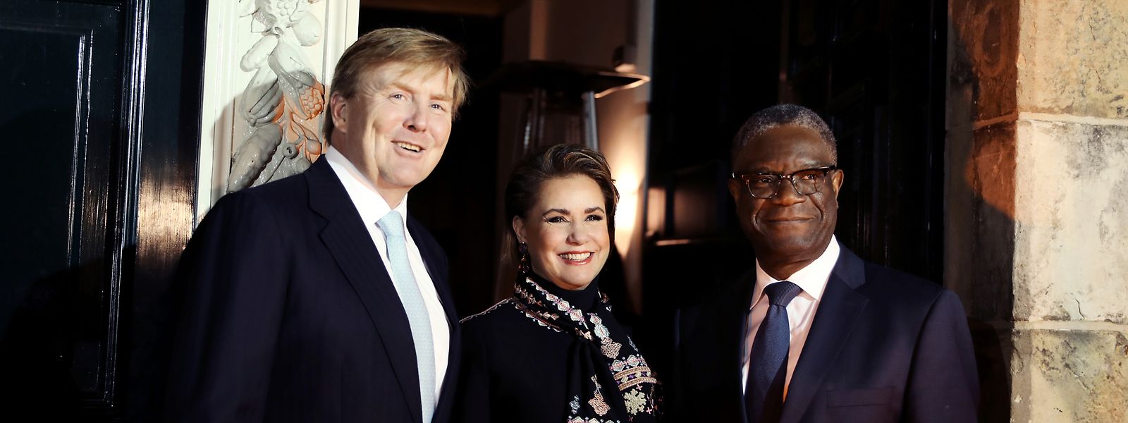 La Grand-Duchesse avec Denis Mukwege (à d.) et le roi des Pays-Bas Willem-Alexander (à g.).