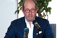 Der Verwaltungsratspräsident der Hôpitaux Robert Schuman, Jean-Louis Schiltz, am Donnerstag bei der Pressekonferenz. 