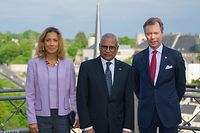 O Grão-Duque Henri acompanhado pelo Presidente de Cabo Verde, José Maria Neves, e pela esposa, Débora Katisa Carvalho.