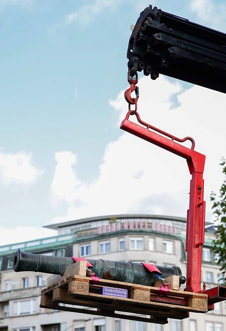 Die Übergabe der preußischen Kanone bildete den Startschuss der Restaurierungsarbeiten. 