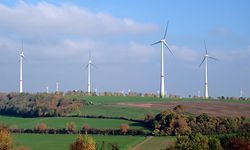 Windpark in Luxemburg. Weil das Wissen oft noch fehlt, legen auch nur wenige Luxemburger ihr Geld nachhaltig an.