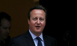 Britain's Prime Minister David Cameron leaves Number 10 Downing Street in London, Britain April 11, 2016. REUTERS/Stefan Wermuth