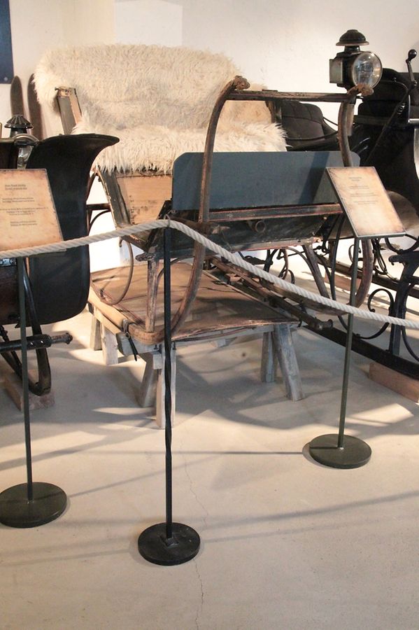 Großherzog Henri besucht das Kutschenmuseum in Peppingen.