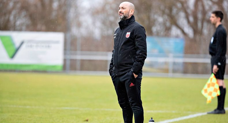 Miguel De Abreu Correia (Trainer Fola) / Fussball, Nationaldivision, Hesperingen - Fola / 12.03.2022 / Hesperingen / Foto: Christian Kemp