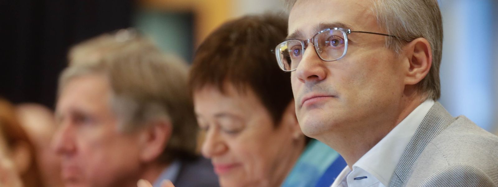 Die Grünen haben sich in der Vertrauensfrage um sechs Prozentpunkte verbessert. Von den drei Regierungsparteien genießen sie am meisten Vertrauen.