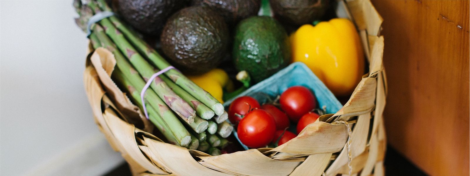 Pfadfinder wollen gefährdeten Gruppen helfen, in dem sie Einkäufe für sie übernehmen oder mit dem Hund Gassi gehen. 