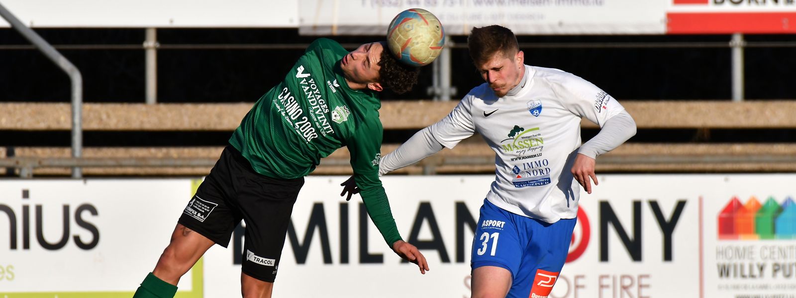 Mondorfs Alessandro Scanzano (l., hier gegen den Ettelbrücker Raphael de Sousa) erzielt das entscheidende Tor.