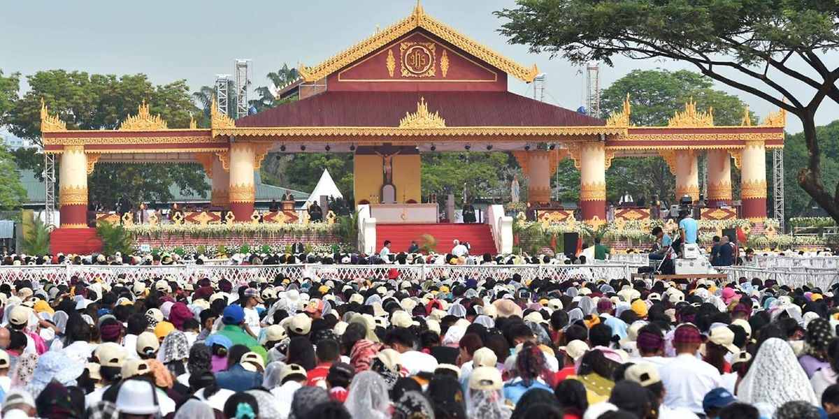  Die Besucher der Messe kamen aus allen Teilen Myanmars, wo von den 54 Millionen Staatsbürgern nur 1,27 Prozent Katholiken sind.
