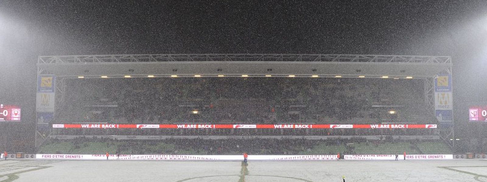 Des fortes chutes de neige au Stade Saint-Symphorien.