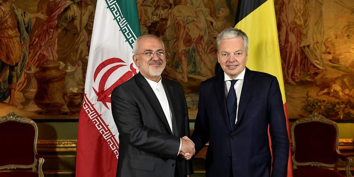 Der belgische Außenminister Didier Reynders (rechts) mit seinem iranischen Amtskollegen Mohamed Dschawad Sarif.