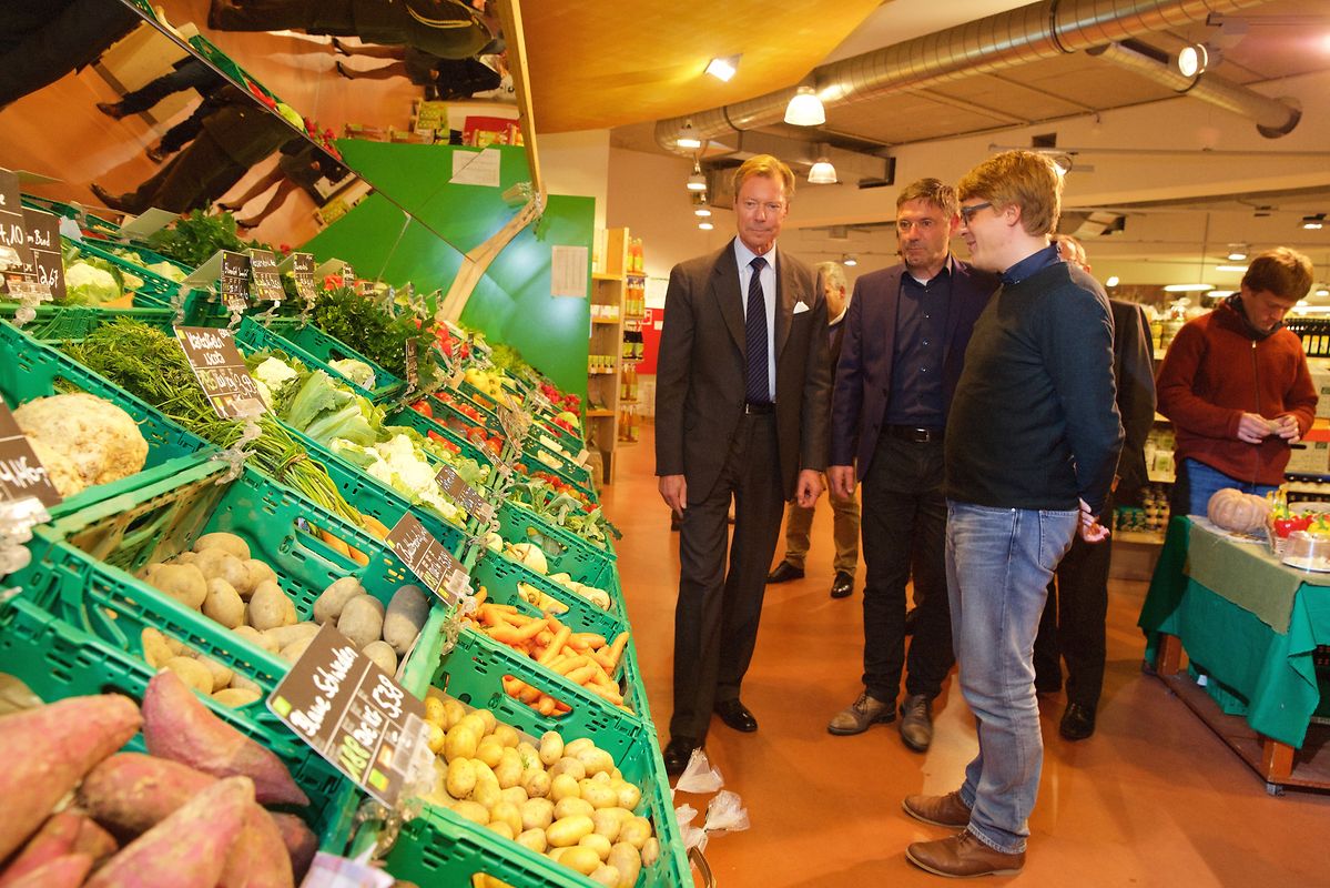 Le Grand-Duc Henri chez Naturata S.A.