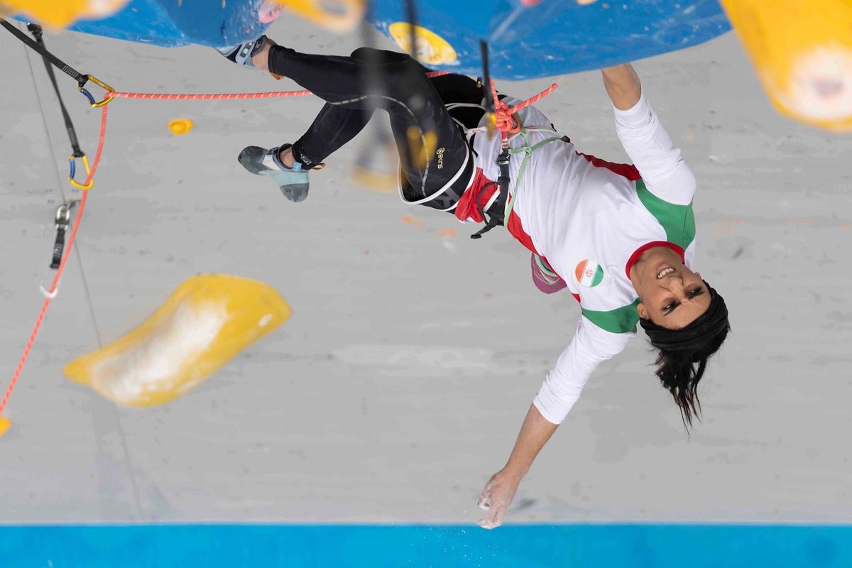 Die Iranerin Elnaz Rekabi kletterte im Finale der Asienmeisterschaften in Südkorea ohne Kopftuch und wurde über Nacht wurde sie zur Galionsfigur der Frauenbewegung.