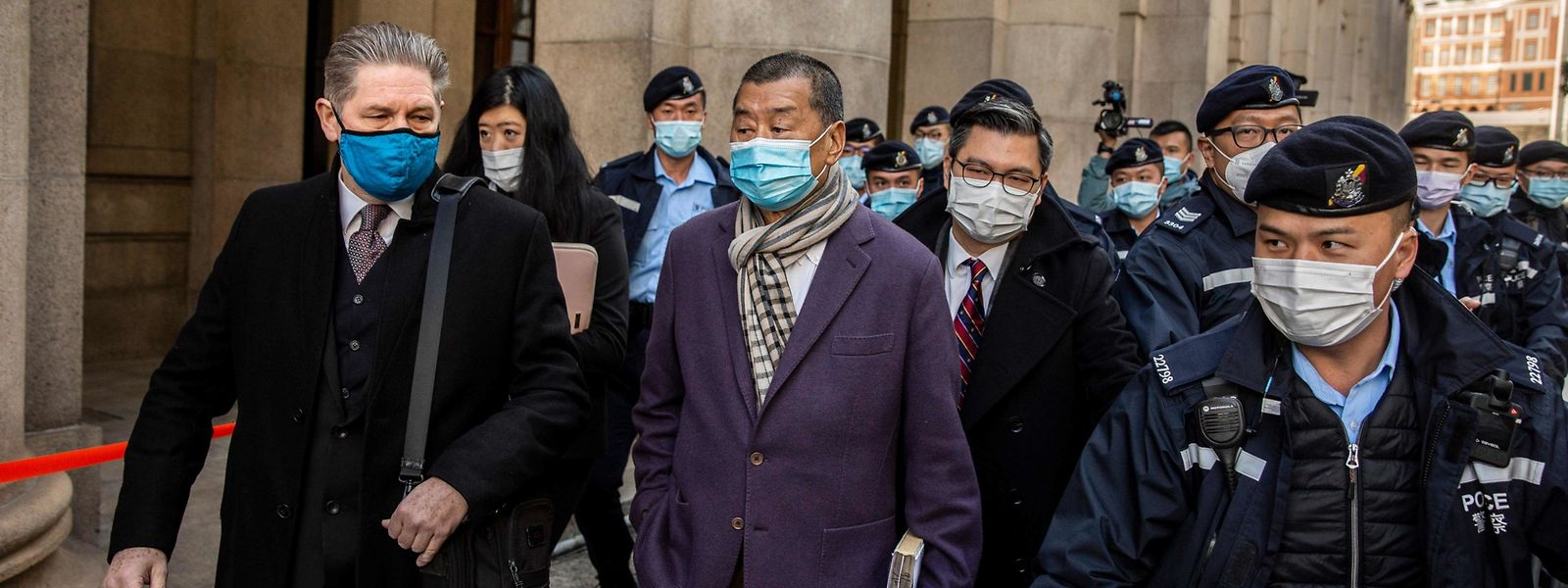 Bei einer Verurteilung drohen Aktivist Jimmy Lai (Mitte) im schlimmsten Fall eine lebenslange Haftstrafe.
