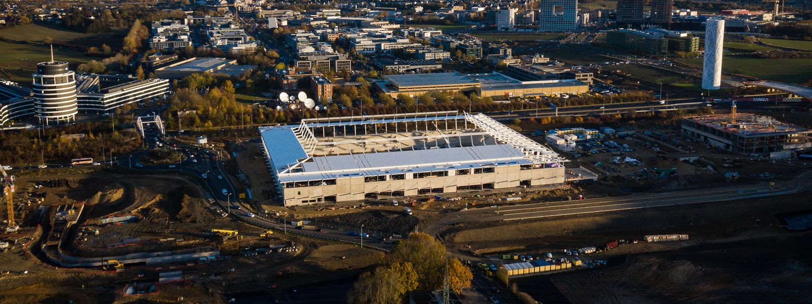 Le nouveau stade national de football et de rugby à la périphérie de la capitale