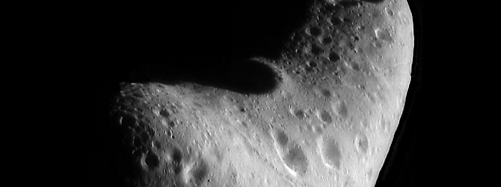 Der Asteroid "Eros" befindet sich auf einem erdnahen Orbit.