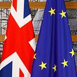 Nur wenn die EU bei allen drei Schlüsselfragen - also Schlussrechnung, Rechte der Bürger und Irland - am Montag „ausreichenden Fortschritt“ erkennt, will sie Mitte Dezember die Verhandlungen über die künftigen Beziehungen mit Großbritannien starten.