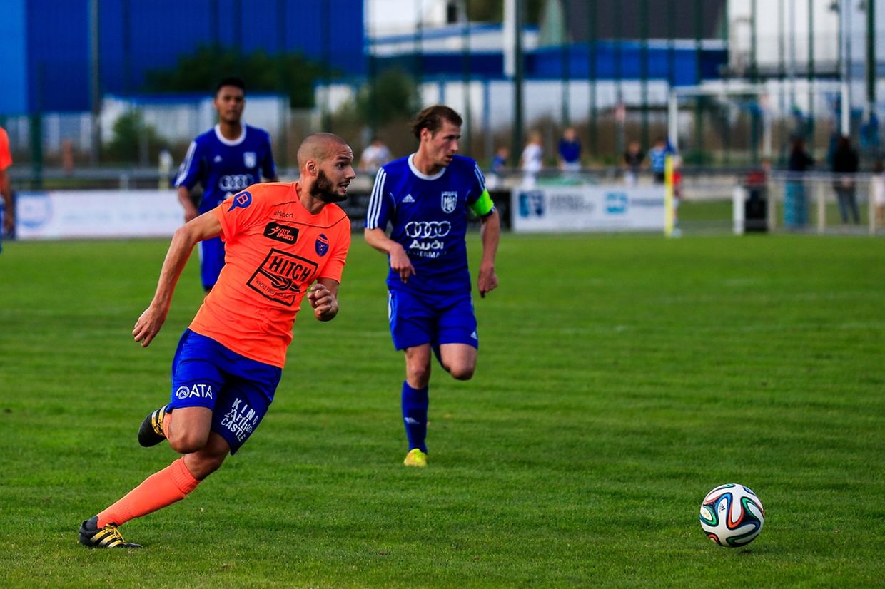 Lintgen - Lorentzweiler 4-1- Dany Sucio à la relance.
