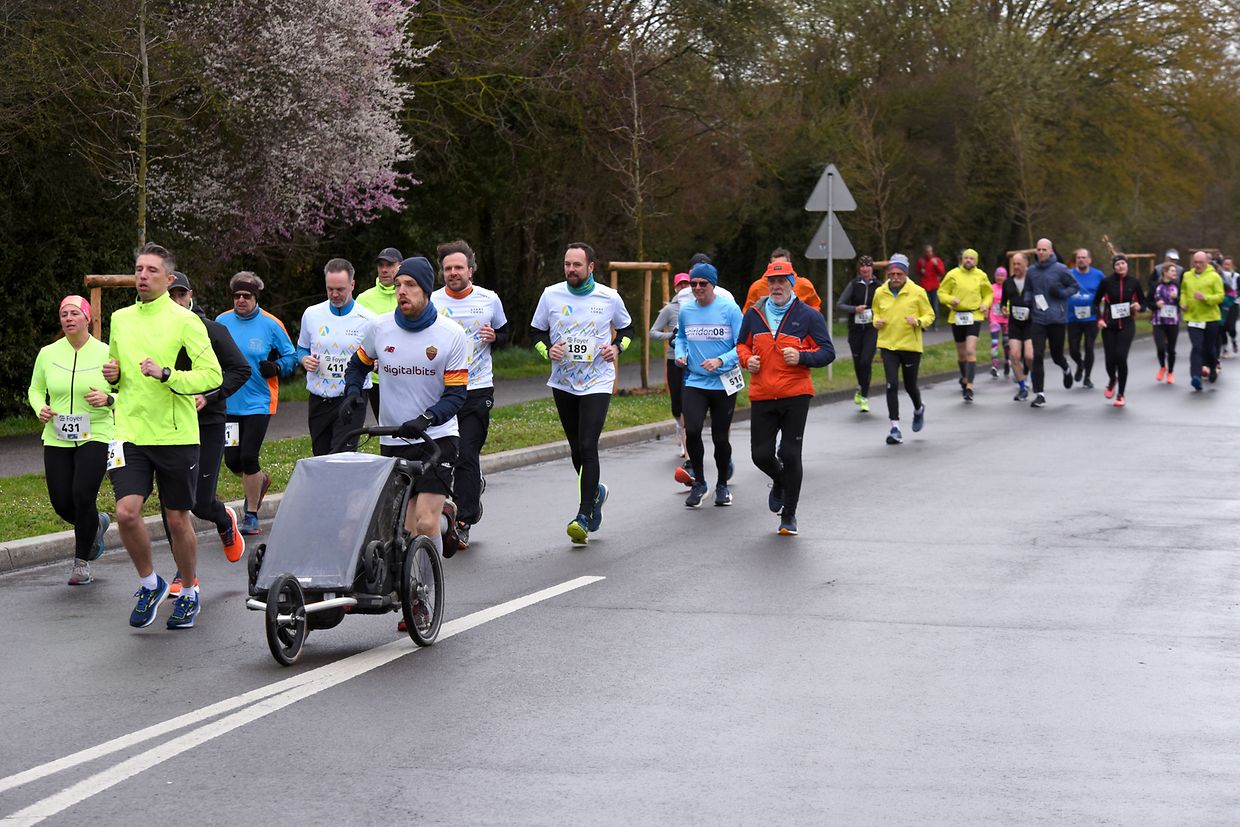 In drei Kategorien (5, 10, 21 km) waren am Sonntag mehr als 300 Läuferinnen und Läufer in Diekirch unterwegs.