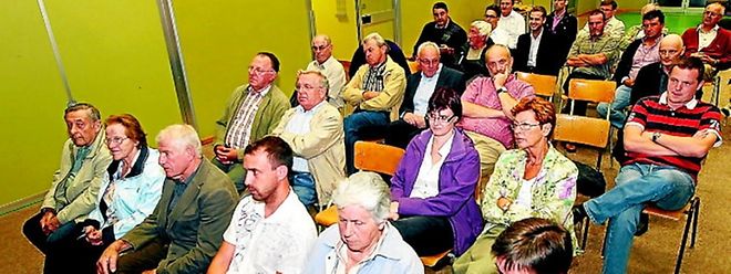 Das interessierte Publikum stellte bei der Informationsversammlung in Hellingen viele Fragen.