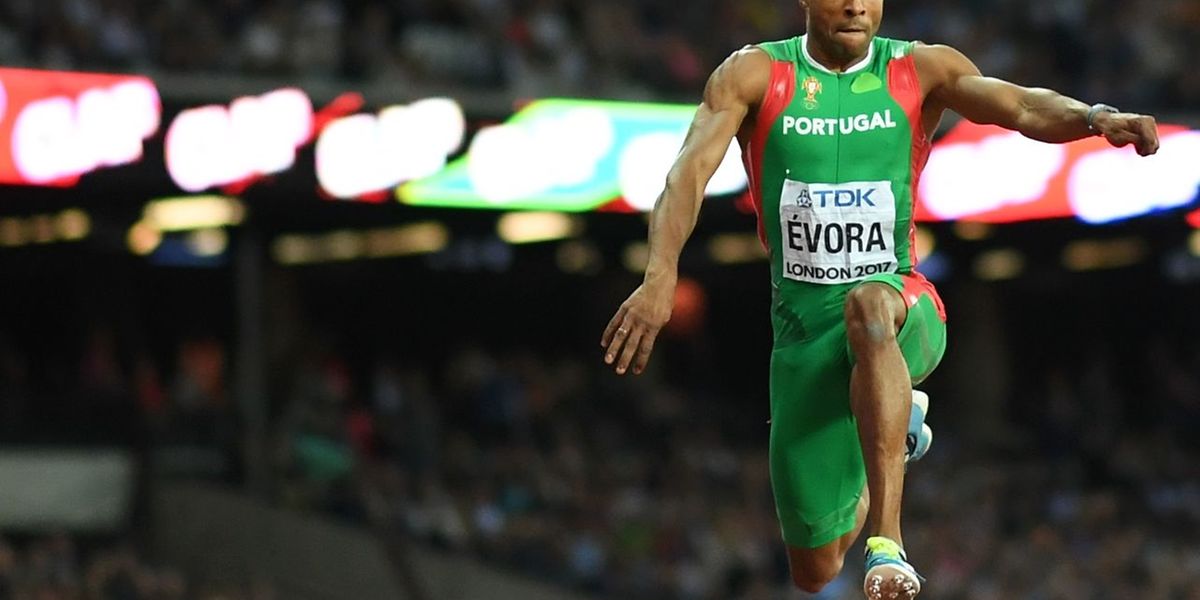 Nelson Evora Conquista Bronze No Triplo Salto