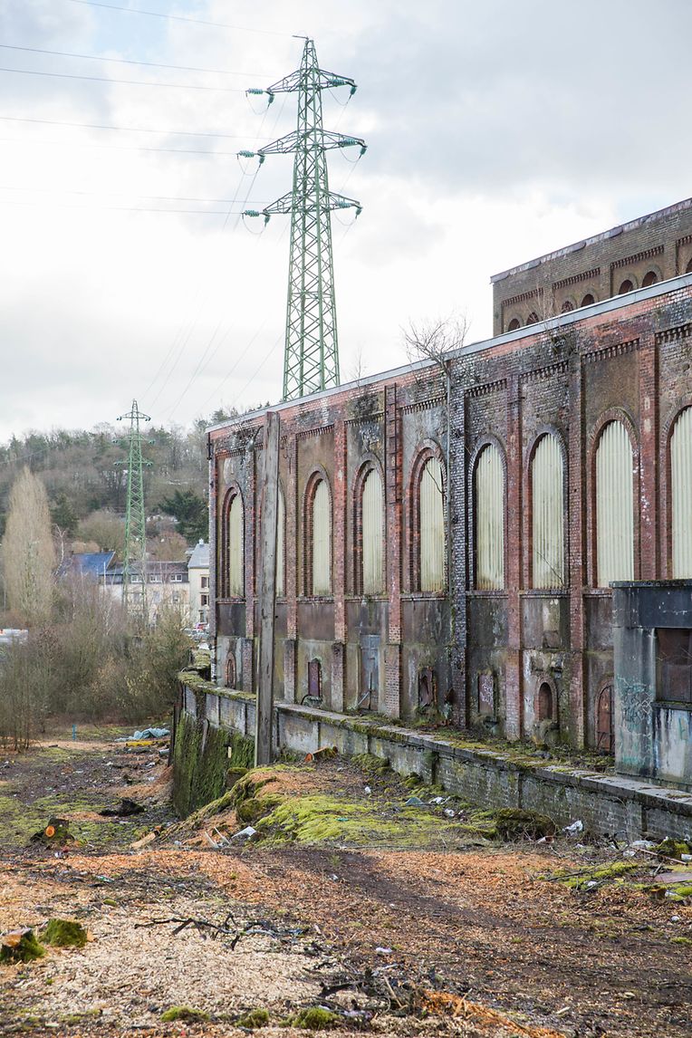 Die Industriebrache ist geprägt von einer industriellen Architektur.