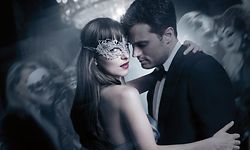 Vá, tira a máscara que já não é São Valentim