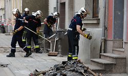 Lokales, online, Pétange, Petingen,  rue Neuve,  ,Tornado, Sturm, 2. Tag, Helfer, Aufräumarbeiten,   Foto: Anouk Antony/Luxemburger Wort