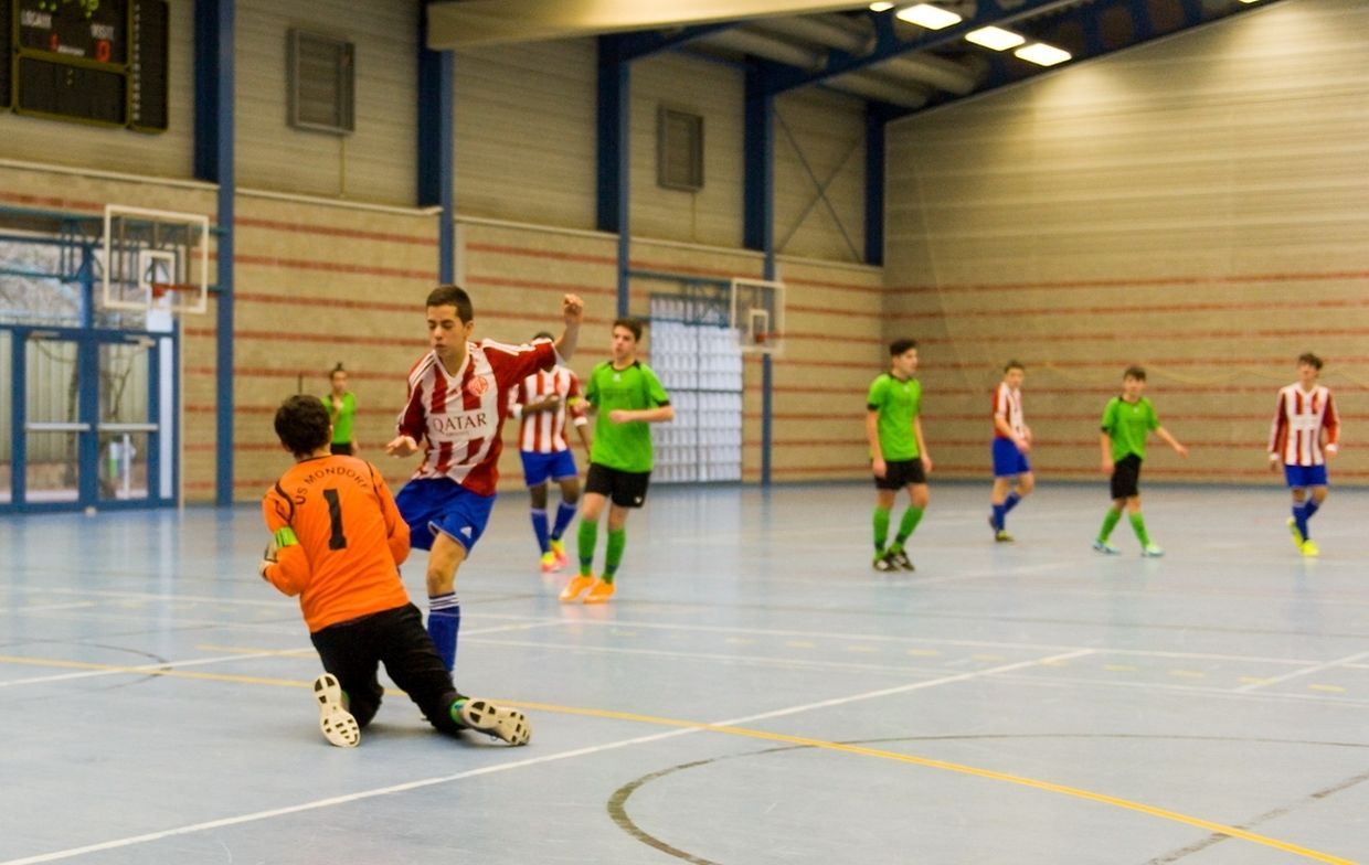 mywort - CS FOLA SCOLAIRES ERREICHEN 2.RUNDE IM LALUX-FUTSAL CUP 2015