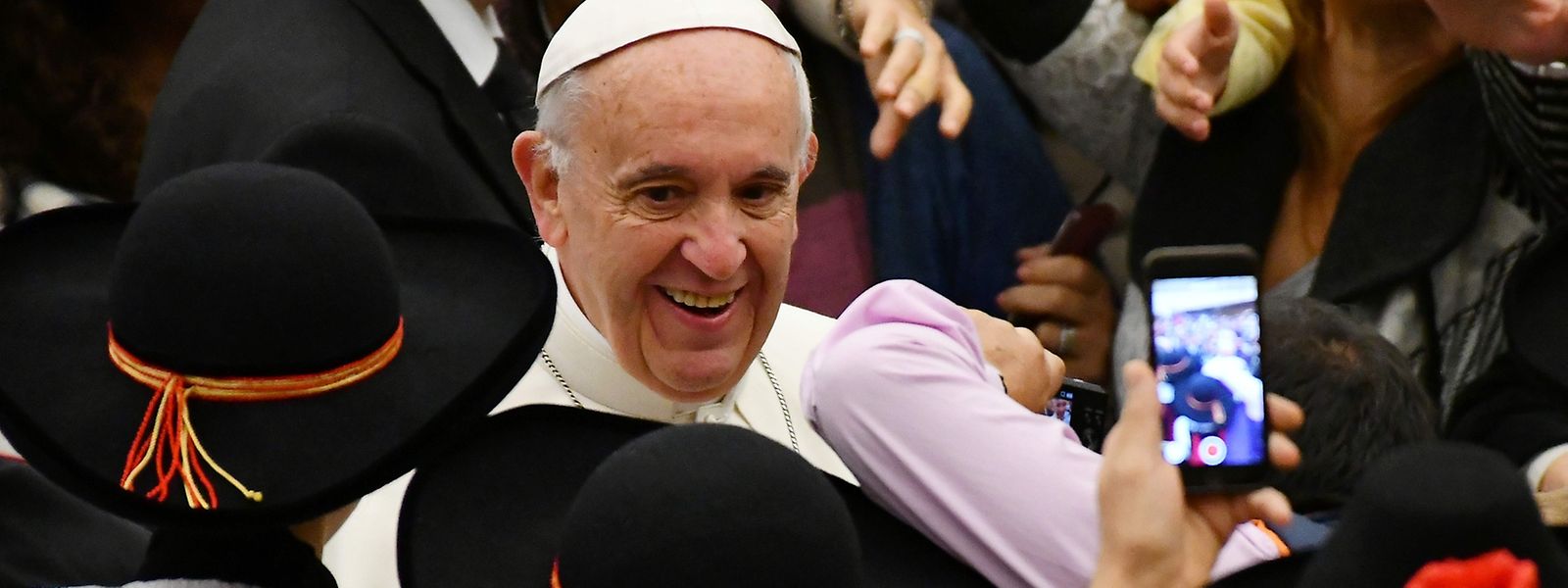 Papst Franziskus macht sich Gedanken über wahrheitsverzerrende Berichterstattung.