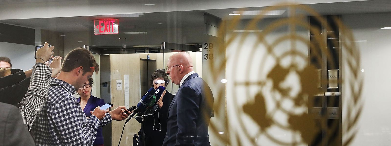 Russlands UN-Botschafter Wassili Nebensja leugnete am Freitag jegliche Beteiligung seines Landes oder Syriens an dem Giftgasangriff in Duma.