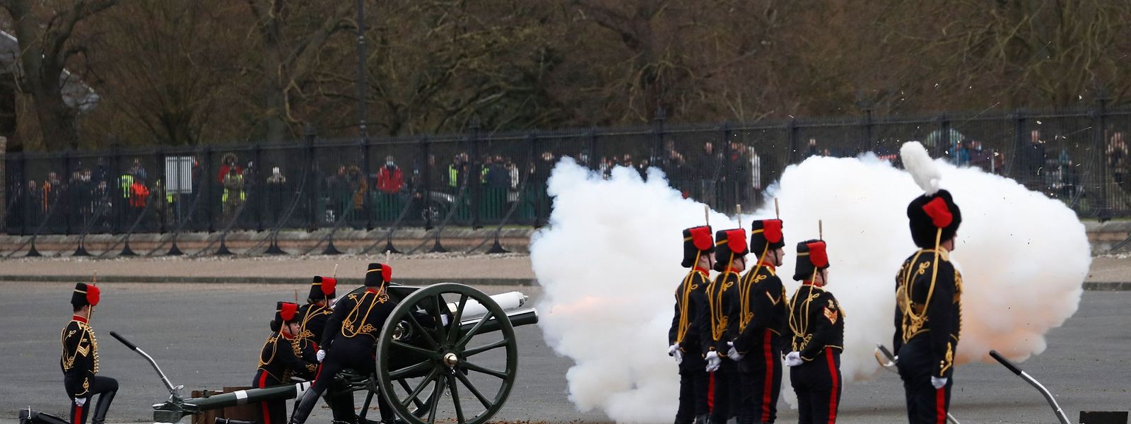 In Woolwich Barracks im Londoner Zentrum ehrt die Armee den verstorbenen Gemahl der Queen. 