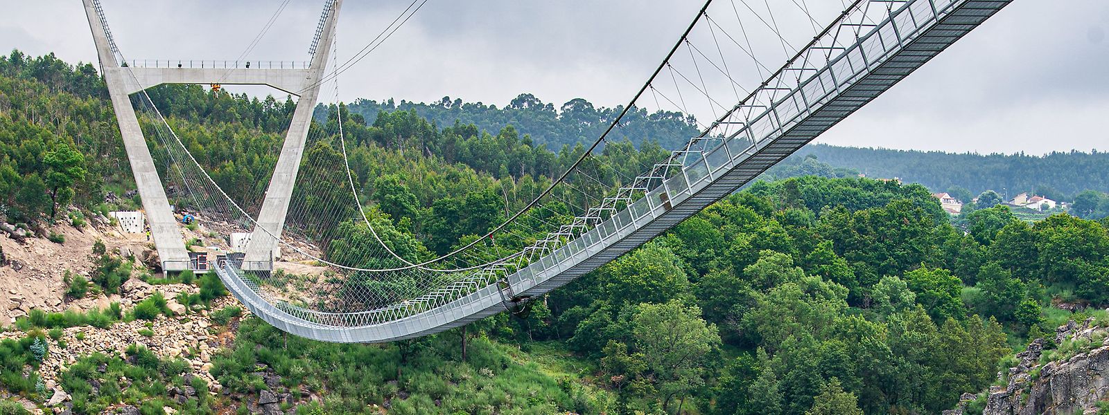 Maior Ponte Pedonal Suspensa Do Mundo Quase Concluida Em Arouca