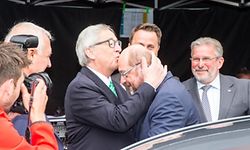 Mit deutlichen Worten distanzierte sich SPD-Kanzlerkandidat Martin Schulz von Jean-Claude Juncker. 