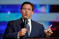 TAMPA, FLORIDA - JULY 22: Florida Gov. Ron DeSantis speaks during the Turning Point USA Student Action Summit held at the Tampa Convention Center on July 22, 2022 in Tampa, Florida. The event features student activism and leadership training, and a chance to participate in a series of networking events with political leaders.   Joe Raedle/Getty Images/AFP
== FOR NEWSPAPERS, INTERNET, TELCOS & TELEVISION USE ONLY ==