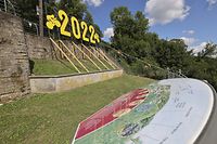 Le belvédère qui domine Longwy-Bas est décoré à la couleur du Tour.
