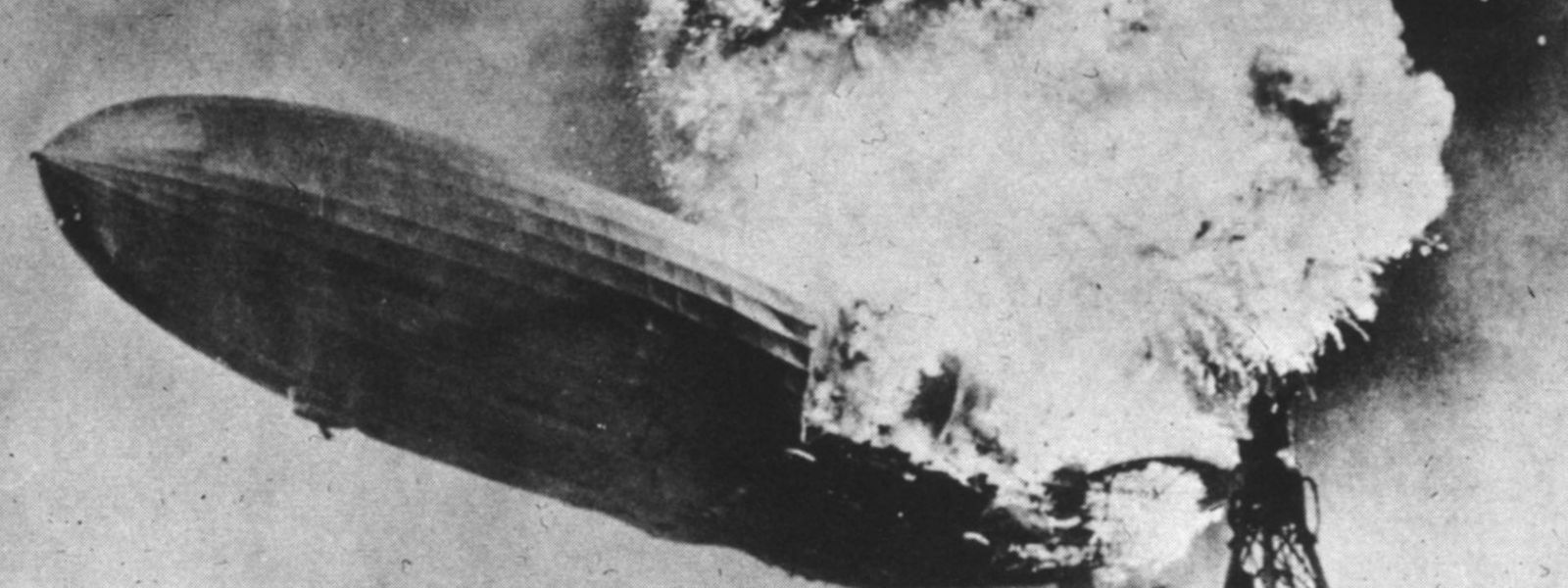 Nur ein gutes Jahr nach ihrem ersten Flug explodierte die "Hindenburg" mit einem gewaltigen Feuerball.