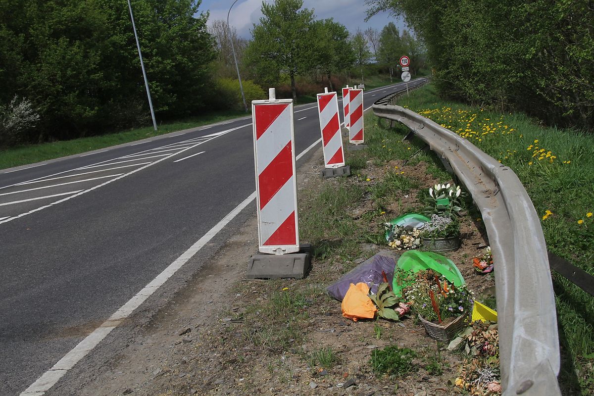 14. April 2018, Lausdorn: Bei einem tragischen Unfall auf der N 7 wird  ein Polizist getötet und seine Kollegin auf dem Beifahrersitz  lebensgefährlich verletzt.