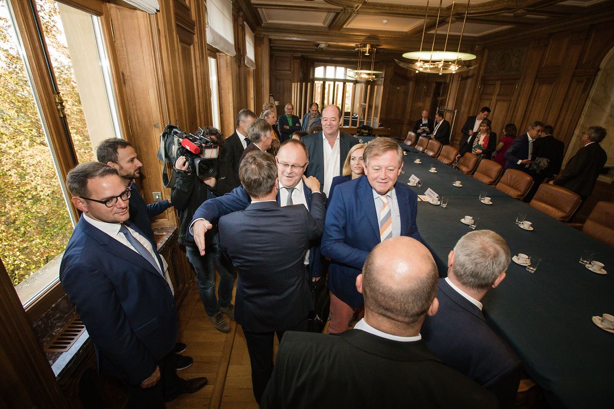 Die Vorbereitungen zu den Koalitionsverhandlungen haben begonnen.