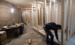 In den früheren Lagerräumen entstehen heute Duschräume. 