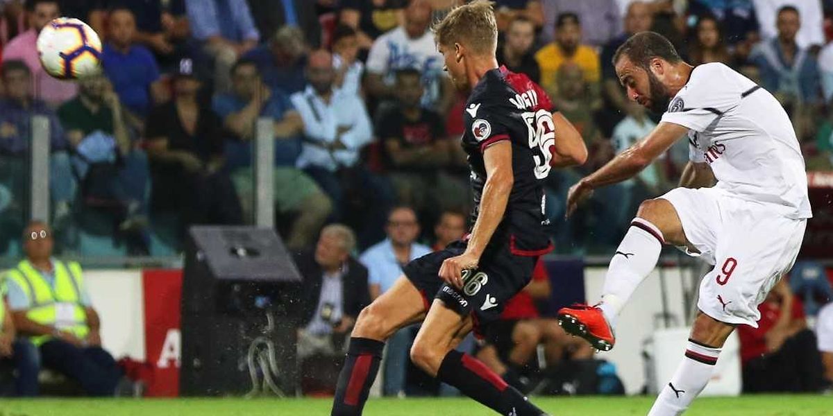 Gonzalo Higuain a inscrit son premier but en match officiel pour l'AC Milan ce dimanche à Cagliari.